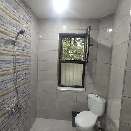 Cozy בית הארחה 3*